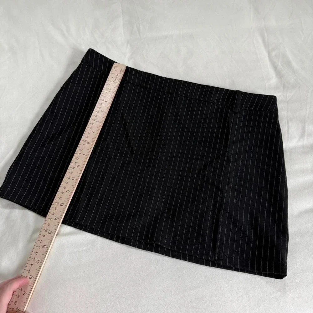 Y2K acw black pinstripe mini skirt size large - Picture 3 of 5